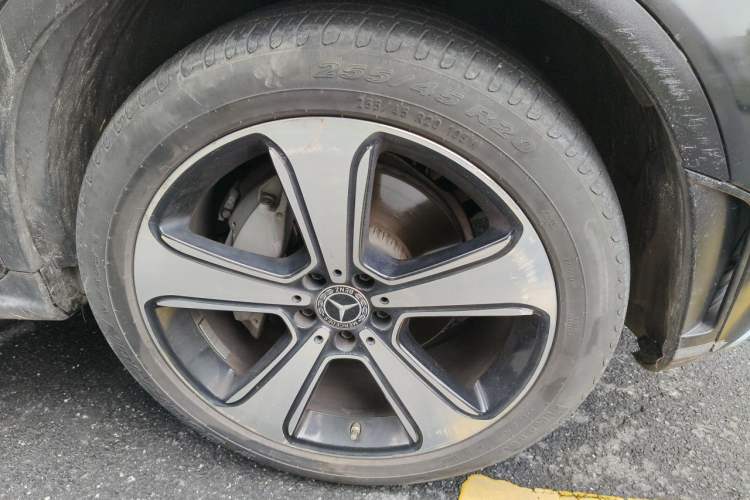 Used Mercedes-Benz GLC 2022 Refreshed GLC 300 L 4MATIC Dynamic Edition Prestige Version Right Front Wheel Hub