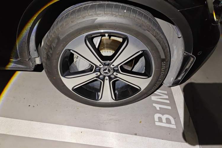 Used Mercedes-Benz GLC 2022 GLC 300 L 4MATIC Luxury Model Right Front Wheel Hub