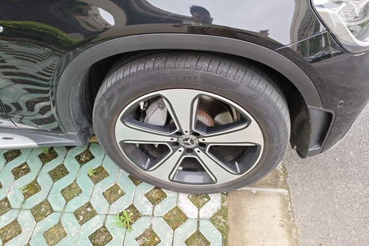 Used Mercedes-Benz GLC 2022 Refreshed GLC 300 L 4MATIC Dynamic Edition Prestige Version Right Front Wheel Hub