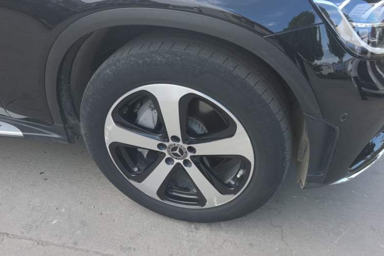 Used Mercedes-Benz GLC 2022 Refreshed GLC 260 L 4MATIC Dynamic Edition Right Front Wheel Hub