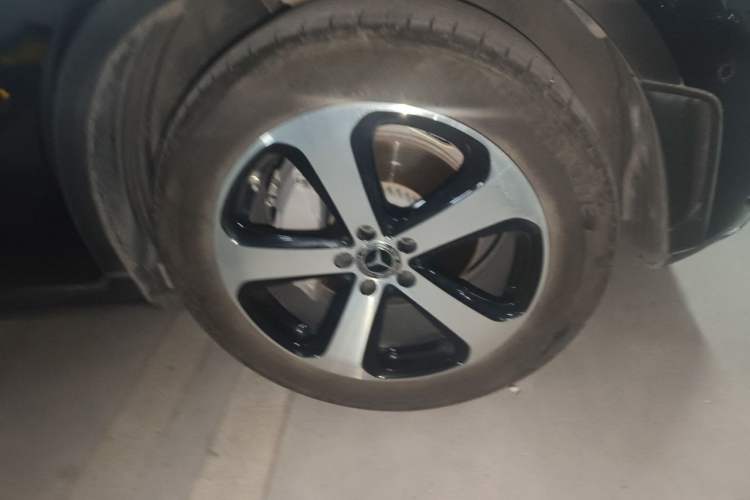 Used Mercedes-Benz GLC 2022 Refreshed GLC 260 L 4MATIC Dynamic Edition Right Front Wheel Hub