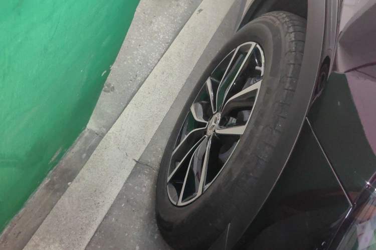 Used Mercedes-Benz GLC 2022 GLC 260 L 4MATIC Luxury Model Right Front Wheel Hub