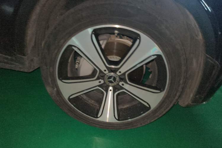 Used Mercedes-Benz GLC 2022 GLC 300 L 4MATIC Dynamic Edition Prestige Model Right Front Wheel Hub
