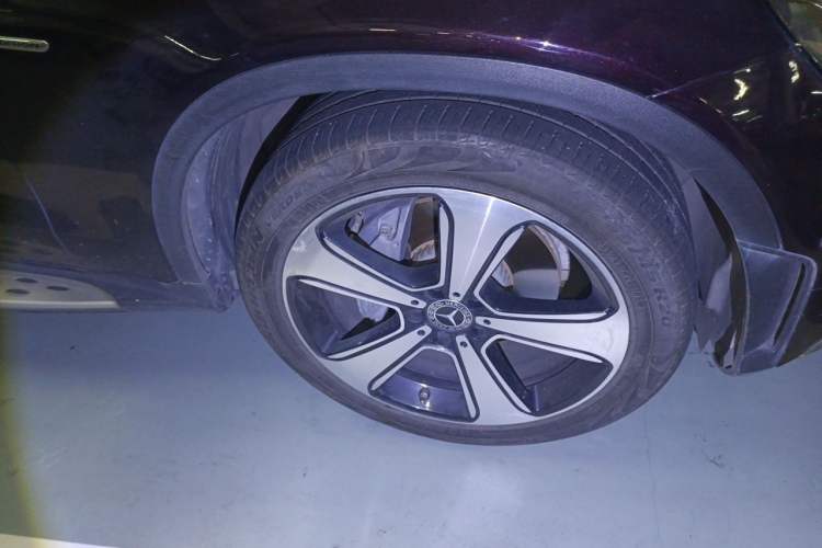 Used Mercedes-Benz GLC 2022 Refreshed GLC 300 L 4MATIC Dynamic Edition Right Front Wheel Hub