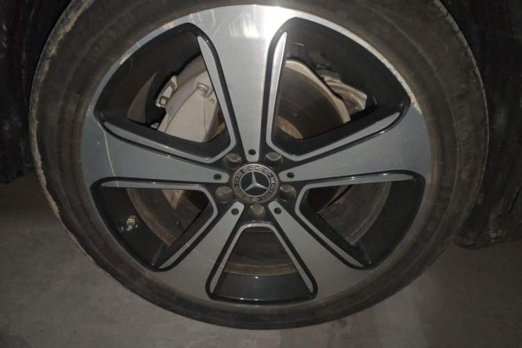 Used Mercedes-Benz GLC 2022 GLC 300 L 4MATIC Dynamic Edition Prestige Model Right Front Wheel Hub