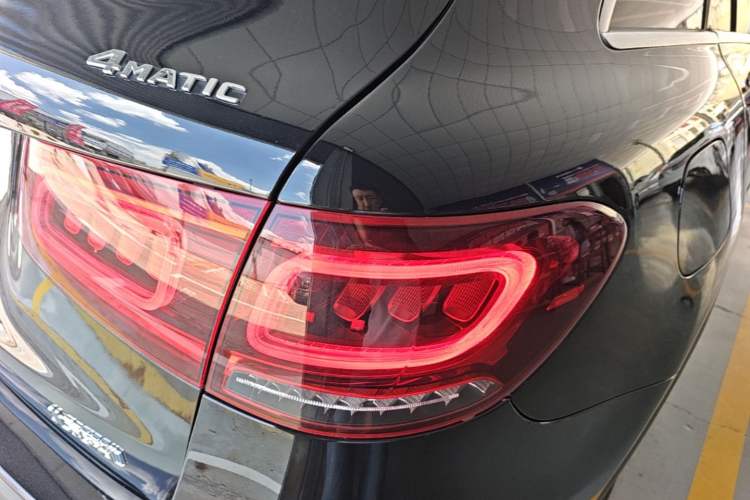 Used Mercedes-Benz GLC 2022 Facelift GLC 260 L 4MATIC Luxury Edition Right Rear Taillight