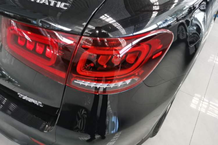 Used Mercedes-Benz GLC 2022 Refreshed GLC 300 L 4MATIC Dynamic Edition Prestige Version Right Rear Taillight