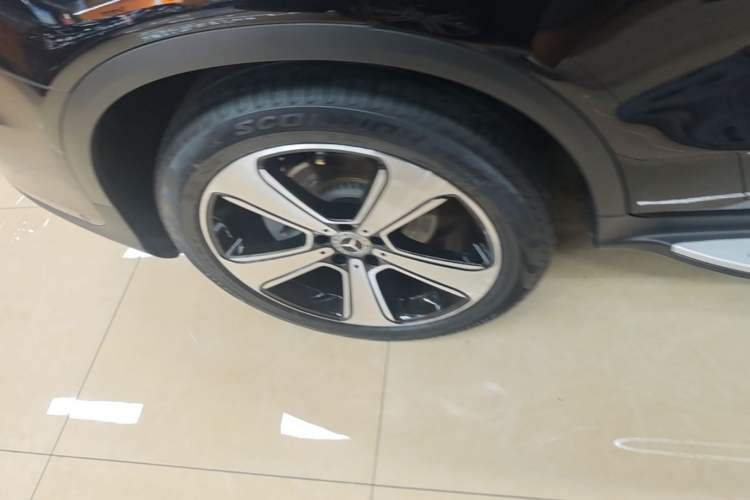 Used Mercedes-Benz GLC 2022 Refreshed GLC 300 L 4MATIC Dynamic Edition Prestige Version Right Rear Wheel Hub