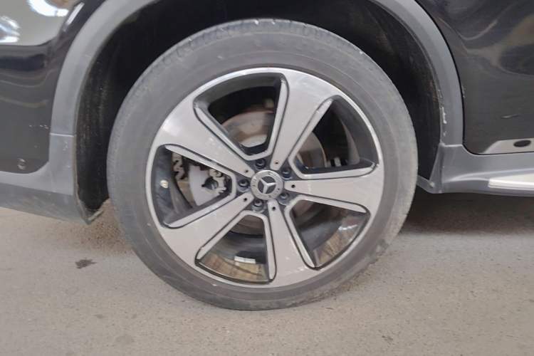 Used Mercedes-Benz GLC 2022 Refreshed GLC 300 L 4MATIC Dynamic Edition Prestige Version Right Rear Wheel Hub