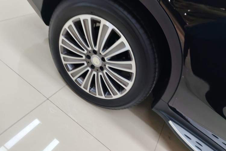 Used Mercedes-Benz GLC 2022 Second Facelift GLC 260 L 4MATIC Dynamic Edition Right Rear Wheel Hub