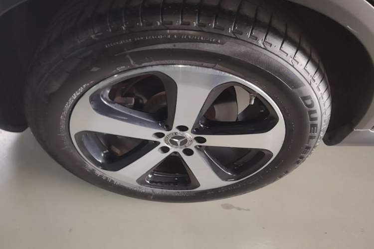 Used Mercedes-Benz GLC 2022 Refreshed GLC 260 L 4MATIC Dynamic Edition Right Rear Wheel Hub