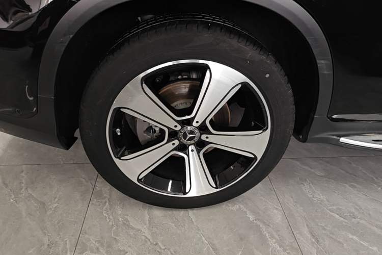 Used Mercedes-Benz GLC 2022 Refreshed GLC 300 L 4MATIC Dynamic Edition Prestige Version Right Rear Wheel Hub