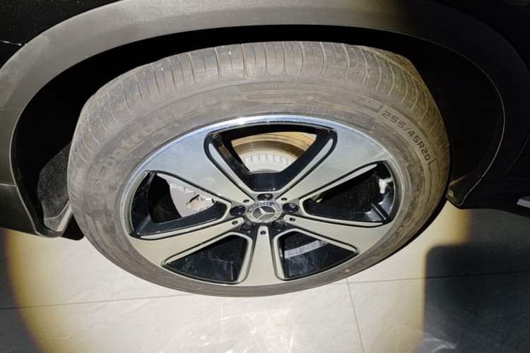 Used Mercedes-Benz GLC 2022 Refreshed GLC 300 L 4MATIC Dynamic Edition Prestige Version Right Rear Wheel Hub