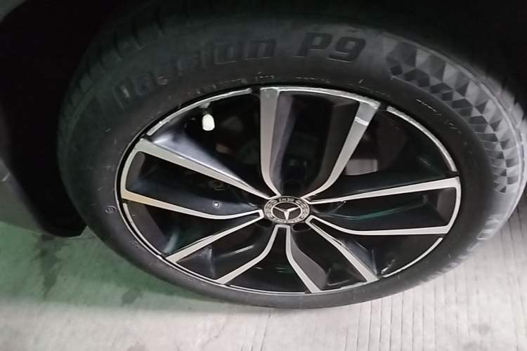 Used Mercedes-Benz GLC 2022 Facelift GLC 260 L 4MATIC Luxury Edition Right Rear Wheel Hub