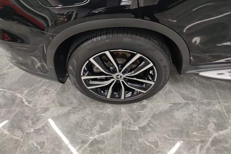 Used Mercedes-Benz GLC 2022 GLC 300 L 4MATIC Dynamic Model Right Rear Wheel Hub