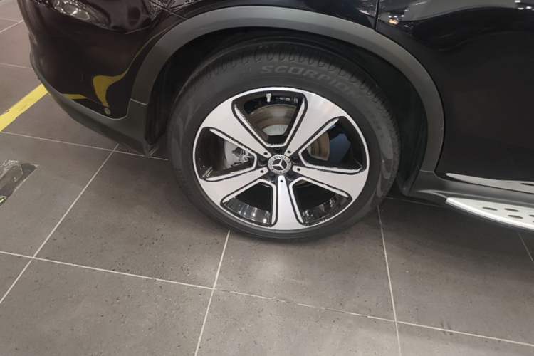Used Mercedes-Benz GLC 2022 Refreshed GLC 300 L 4MATIC Dynamic Edition Prestige Version Right Rear Wheel Hub