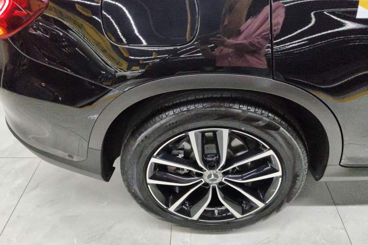 Used Mercedes-Benz GLC 2022 Second Facelift GLC 260 L 4MATIC Luxury Edition Right Rear Wheel Hub