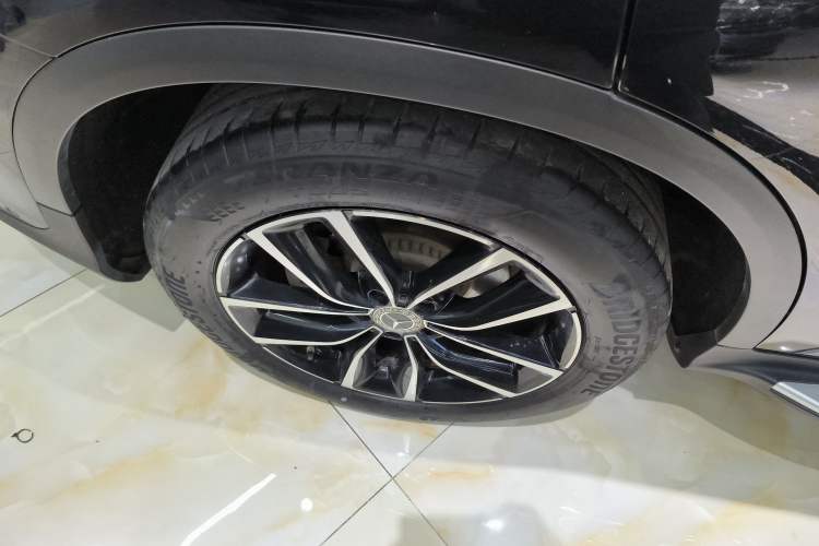 Used Mercedes-Benz GLC 2022 Second Facelift GLC 260 L 4MATIC Luxury Edition Right Rear Wheel Hub