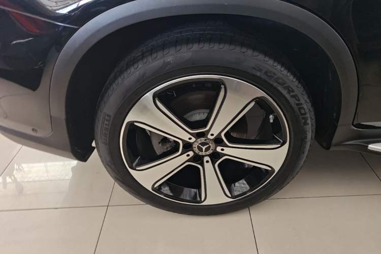 Used Mercedes-Benz GLC 2022 Refreshed GLC 300 L 4MATIC Dynamic Edition Prestige Version Right Rear Wheel Hub