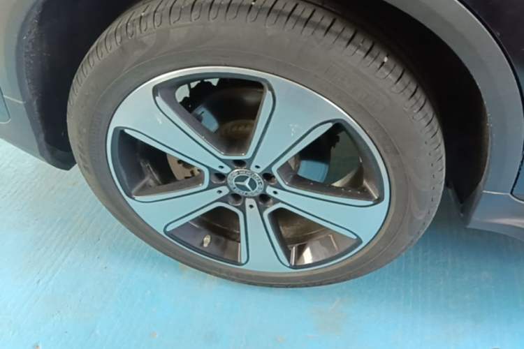 Used Mercedes-Benz GLC 2022 Refreshed GLC 300 L 4MATIC Dynamic Edition Prestige Version Right Rear Wheel Hub