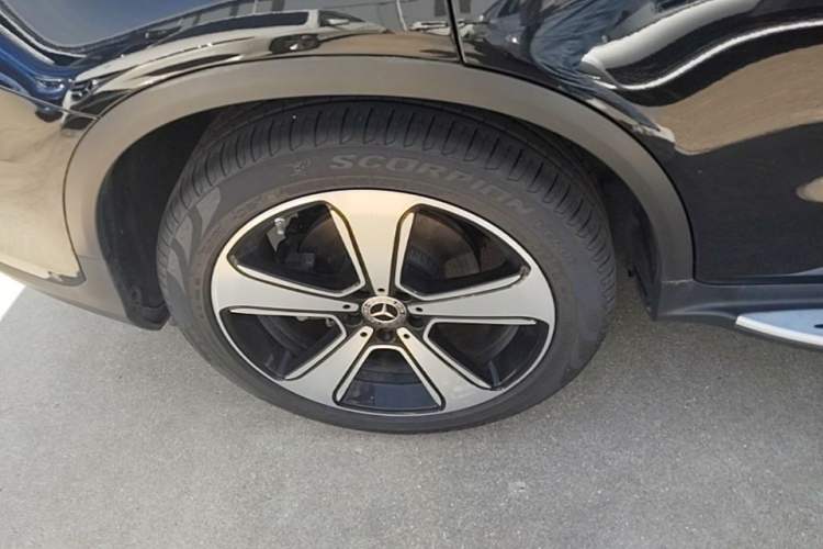 Used Mercedes-Benz GLC 2022 Refreshed GLC 300 L 4MATIC Dynamic Edition Prestige Version Right Rear Wheel Hub