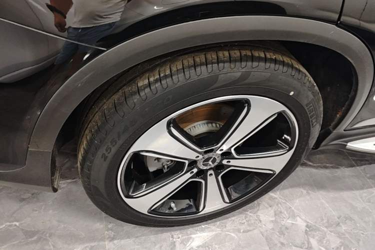 Used Mercedes-Benz GLC 2022 Refreshed GLC 300 L 4MATIC Dynamic Edition Prestige Version Right Rear Wheel Hub