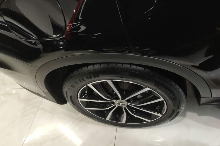 Used Mercedes-Benz GLC 2022 Facelift GLC 260 L 4MATIC Luxury Edition Right Rear Wheel Hub