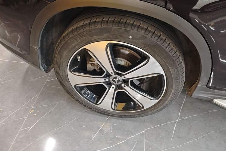 Used Mercedes-Benz GLC 2022 Refreshed GLC 300 L 4MATIC Dynamic Edition Prestige Version Right Rear Wheel Hub