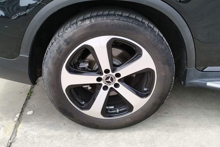 Used Mercedes-Benz GLC 2022 Refreshed GLC 260 L 4MATIC Dynamic Edition Right Rear Wheel Hub