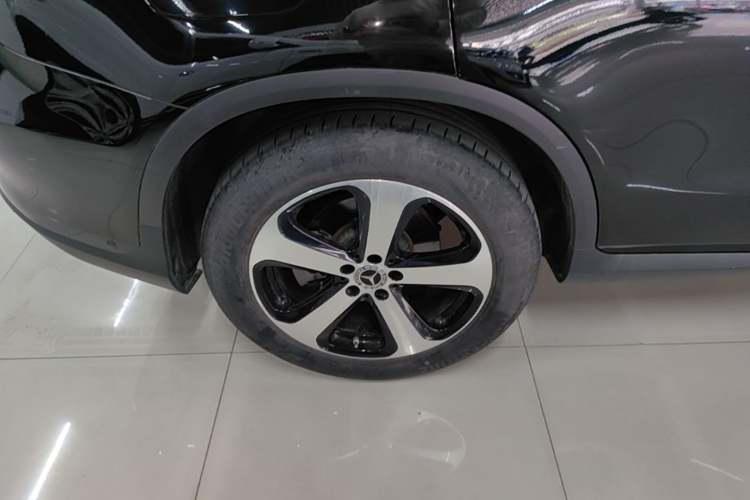 Used Mercedes-Benz GLC 2022 Facelifted GLC 260 L 4MATIC Dynamic Edition Right Rear Wheel Hub