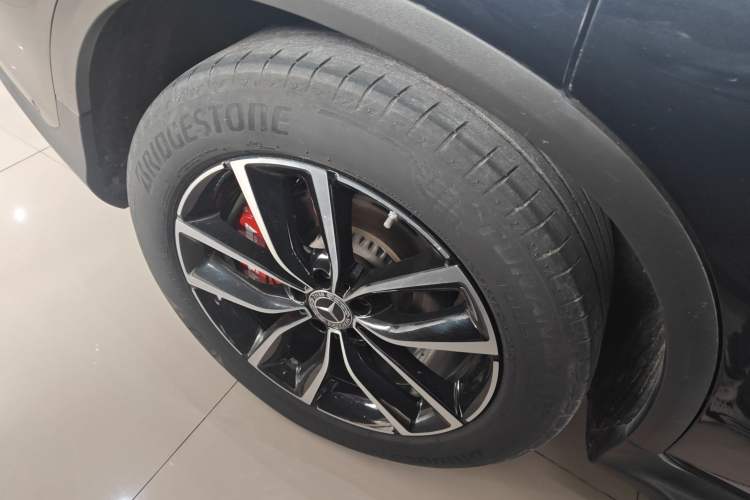 Used Mercedes-Benz GLC 2022 Second Facelift GLC 260 L 4MATIC Luxury Edition Right Rear Wheel Hub