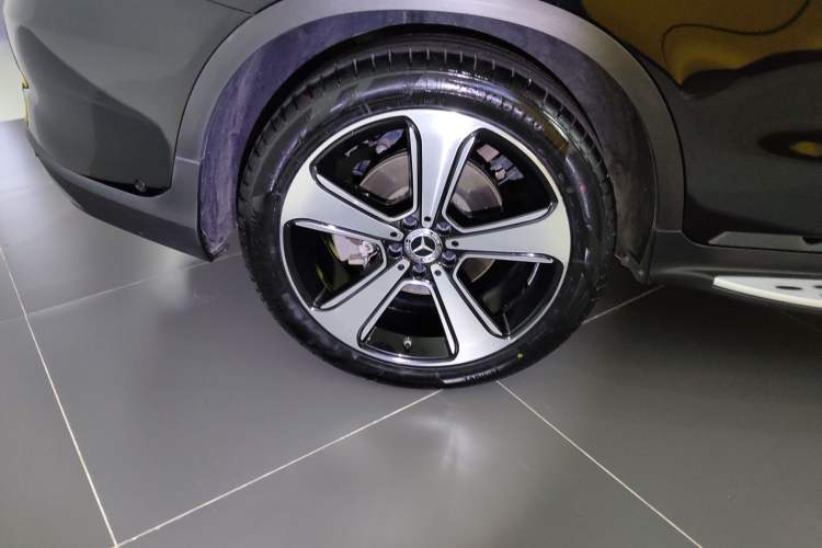 Used Mercedes-Benz GLC 2022 GLC 300 L 4MATIC Dynamic Edition Prestige Model Right Rear Wheel Hub