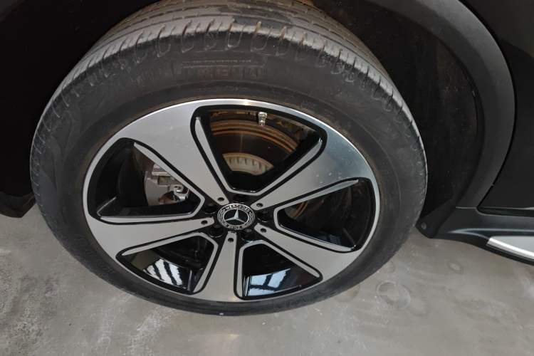 Used Mercedes-Benz GLC 2022 Refreshed GLC 300 L 4MATIC Dynamic Edition Prestige Version Right Rear Wheel Hub