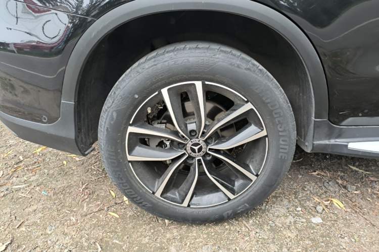 Used Mercedes-Benz GLC 2022 Second Facelift GLC 260 L 4MATIC Luxury Edition Right Rear Wheel Hub