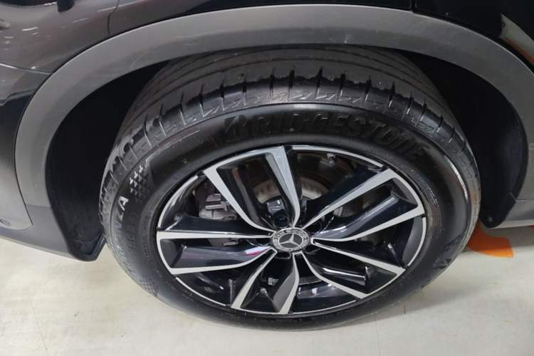 Used Mercedes-Benz GLC 2022 Second Facelift GLC 260 L 4MATIC Luxury Edition Right Rear Wheel Hub