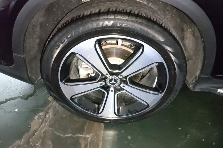 Used Mercedes-Benz GLC 2022 Refreshed GLC 300 L 4MATIC Dynamic Edition Prestige Version Right Rear Wheel Hub