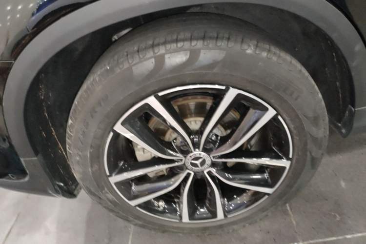 Used Mercedes-Benz GLC 2022 Facelift GLC 260 L 4MATIC Luxury Edition Right Rear Wheel Hub