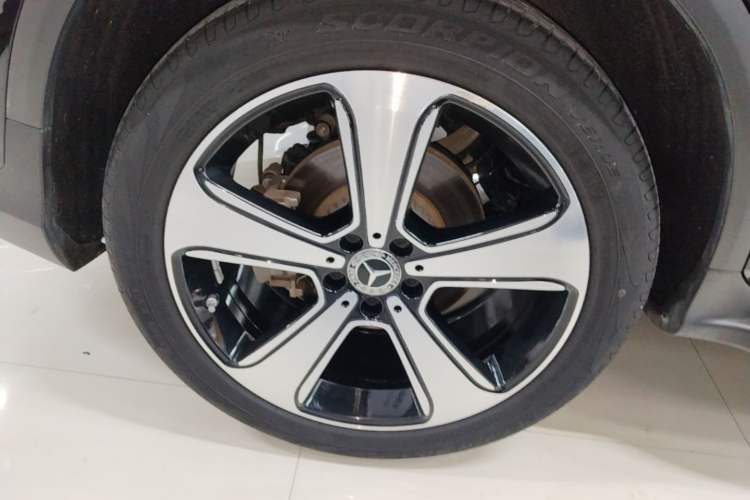 Used Mercedes-Benz GLC 2022 Refreshed GLC 300 L 4MATIC Dynamic Edition Prestige Version Right Rear Wheel Hub
