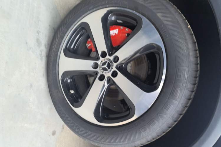 Used Mercedes-Benz GLC 2022 Second Facelift GLC 260 L 4MATIC Dynamic Edition Right Rear Wheel Hub