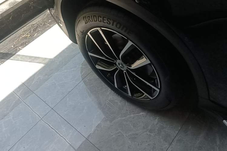 Used Mercedes-Benz GLC 2022 Second Facelift GLC 260 L 4MATIC Luxury Edition Right Rear Wheel Hub