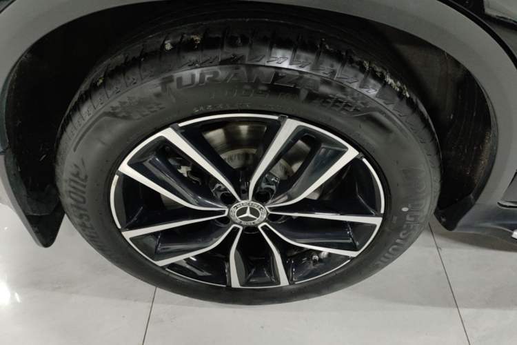Used Mercedes-Benz GLC 2022 Second Facelift GLC 260 L 4MATIC Luxury Edition Right Rear Wheel Hub