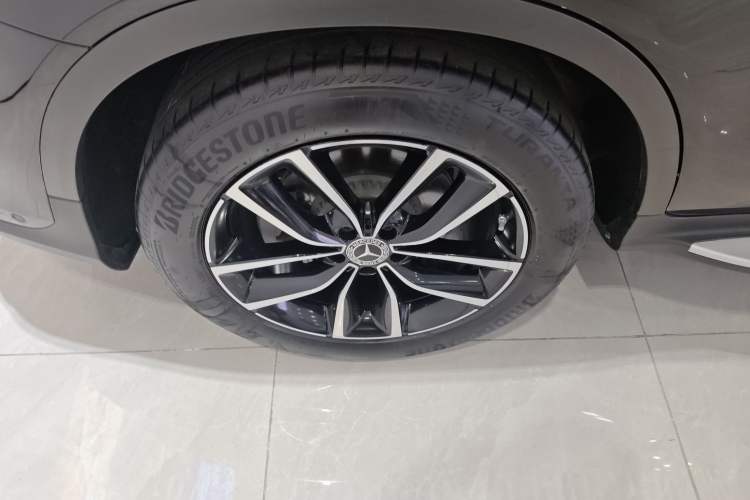 Used Mercedes-Benz GLC 2022 Second Facelift GLC 260 L 4MATIC Luxury Edition Right Rear Wheel Hub