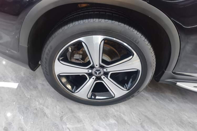 Used Mercedes-Benz GLC 2022 Refreshed GLC 300 L 4MATIC Dynamic Edition Prestige Version Right Rear Wheel Hub