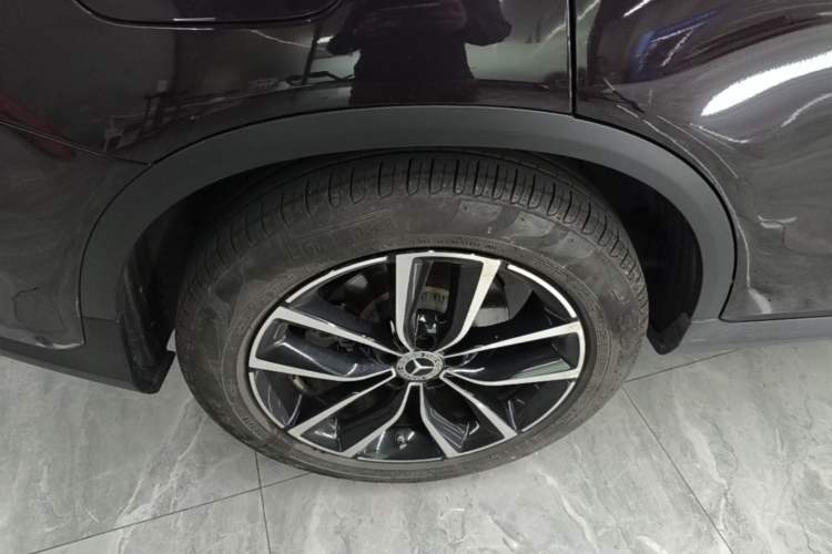 Used Mercedes-Benz GLC 2022 Facelift GLC 260 L 4MATIC Luxury Edition Right Rear Wheel Hub