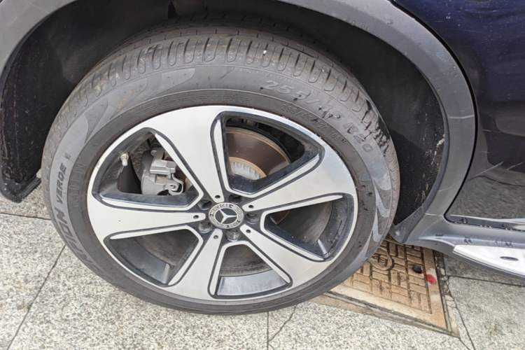 Used Mercedes-Benz GLC 2022 Refreshed GLC 300 L 4MATIC Dynamic Edition Prestige Version Right Rear Wheel Hub