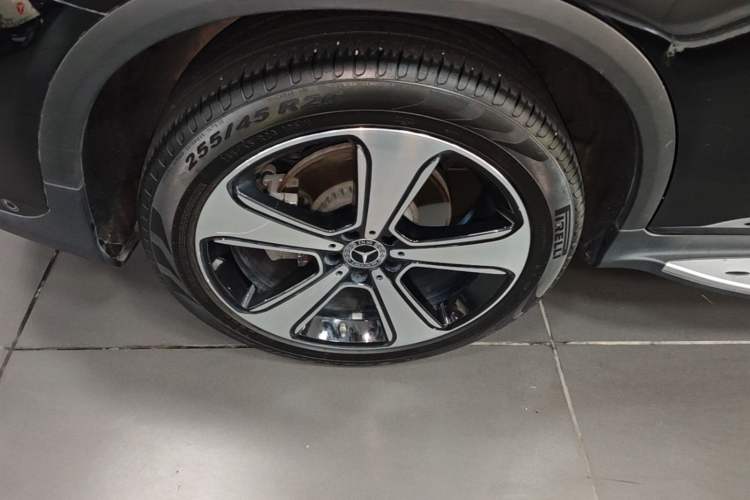 Used Mercedes-Benz GLC 2022 Refreshed GLC 300 L 4MATIC Dynamic Edition Prestige Version Right Rear Wheel Hub