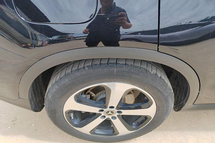 Used Mercedes-Benz GLC 2022 Refreshed GLC 260 L 4MATIC Dynamic Edition Right Rear Wheel Hub
