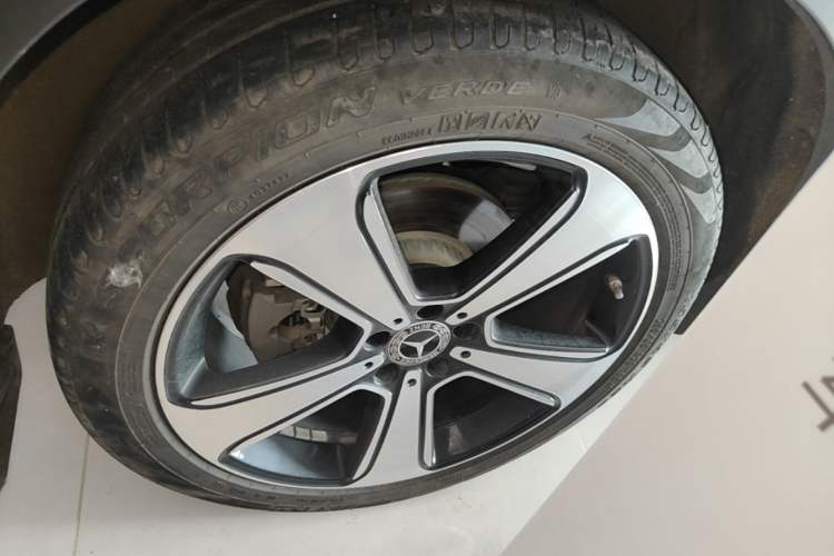 Used Mercedes-Benz GLC 2022 Refreshed GLC 300 L 4MATIC Dynamic Edition Prestige Version Right Rear Wheel Hub