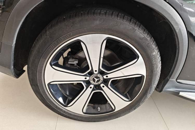 Used Mercedes-Benz GLC 2022 Refreshed GLC 300 L 4MATIC Dynamic Edition Prestige Version Right Rear Wheel Hub