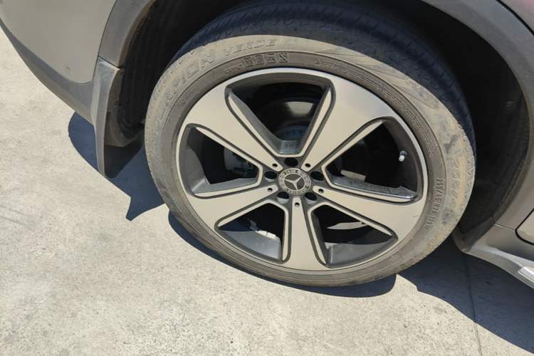 Used Mercedes-Benz GLC 2022 Refreshed GLC 300 L 4MATIC Dynamic Edition Prestige Version Right Rear Wheel Hub